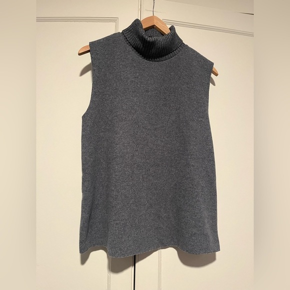 Zara Sweaters - Zara Gray Sleeveless Turtleneck Sweater